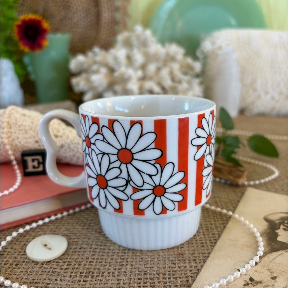 Vintage Ceramic Floral Mug 🌺 Unique Home Decor / Gift / Kitchen / Retro / Nature - Picture 4 of 5